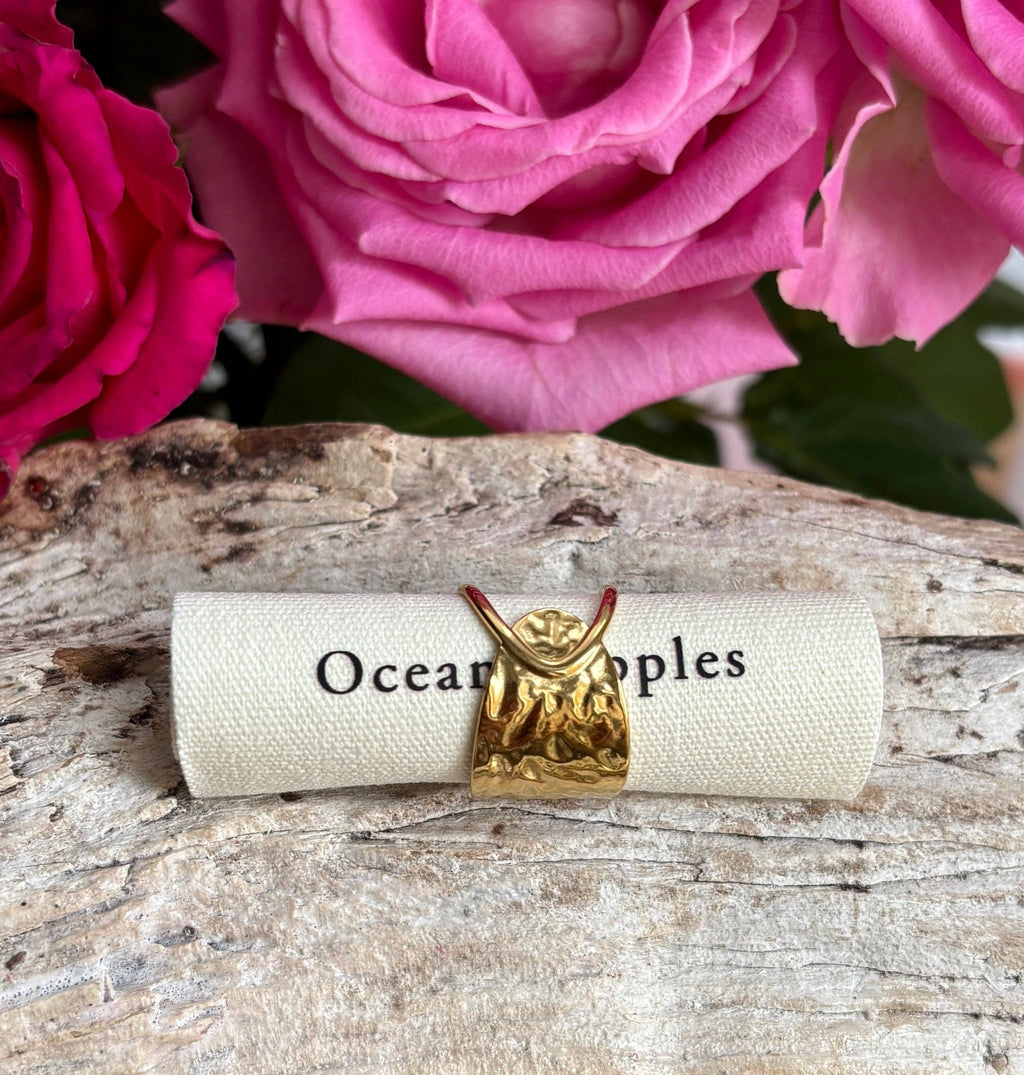18ct Gold Plated Hammered Crossover Adjustable Ring 🤍 Available in Silver.