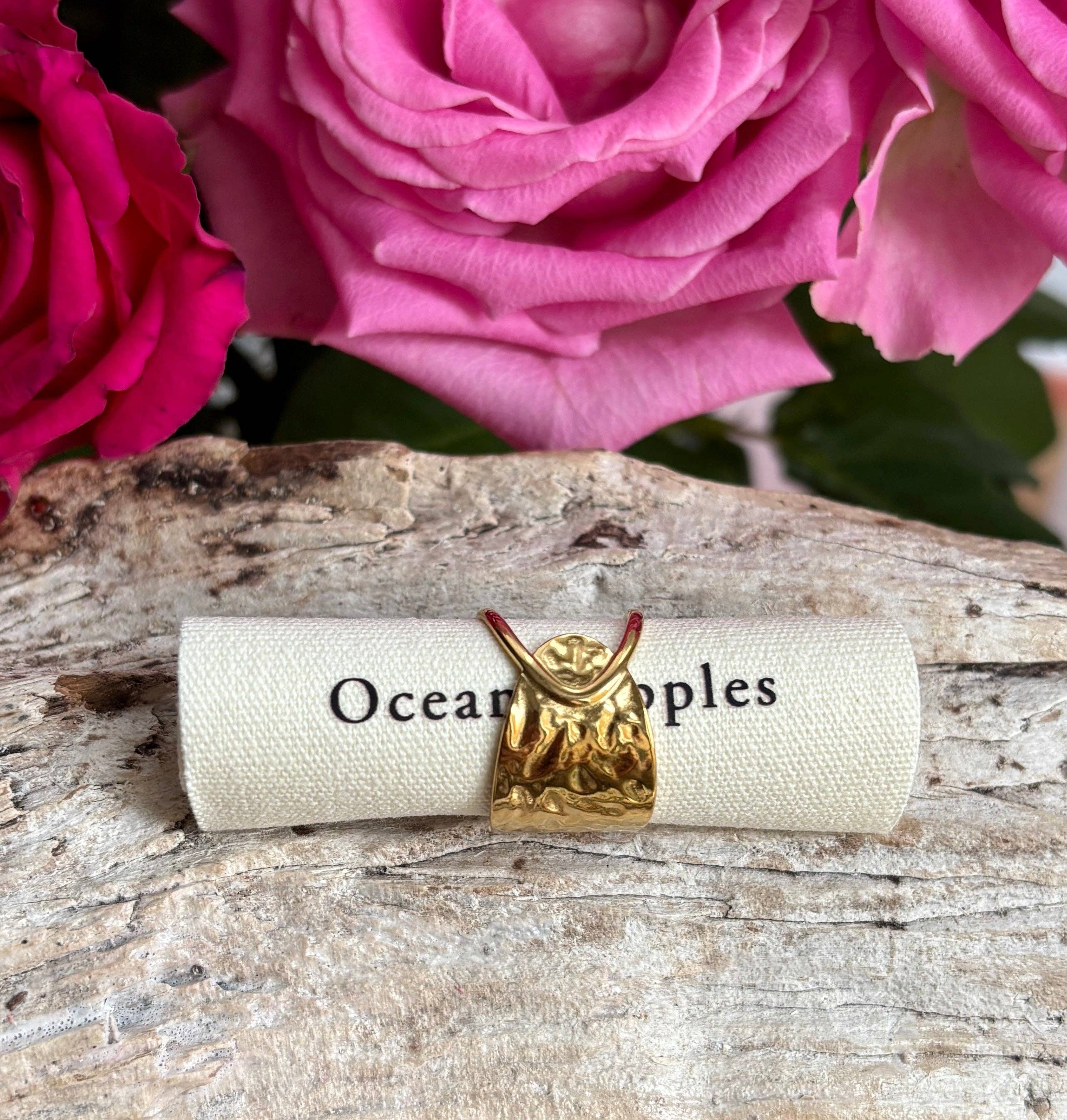 18ct Gold Plated Hammered Crossover Adjustable Ring 🤍 Available in Silver.